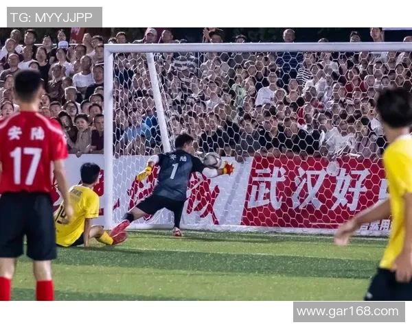 《燃情绿茵场变身传奇球星,激昂BGM助力全场逆袭》 《燃情绿茵场变身传奇球星,激昂BGM助力全场逆袭》