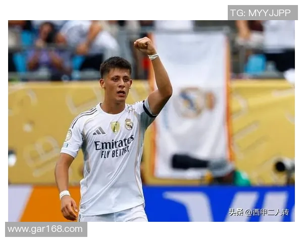 中场指挥官崛起 聚焦足球中前卫的战术价值与影响力 中场指挥官崛起 聚焦足球中前卫的战术价值与影响力