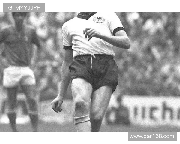 早期足球传奇人物回顾:那些塑造现代足球的先驱球星 早期足球传奇人物回顾:那些塑造现代足球的先驱球星