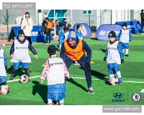 足球明星走进喀什探索西部风情助力足球文化传播与发展