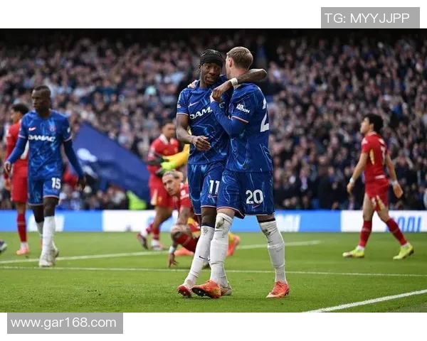 全球足球巨星精彩表演汇聚 聚焦国际赛场亮眼时刻 全球足球巨星精彩表演汇聚 聚焦国际赛场亮眼时刻