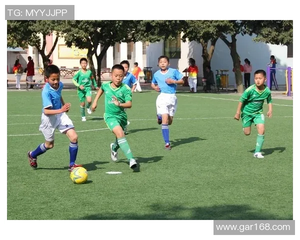 福安足球明星的成长之路与荣耀时刻解析 福安足球明星的成长之路与荣耀时刻解析